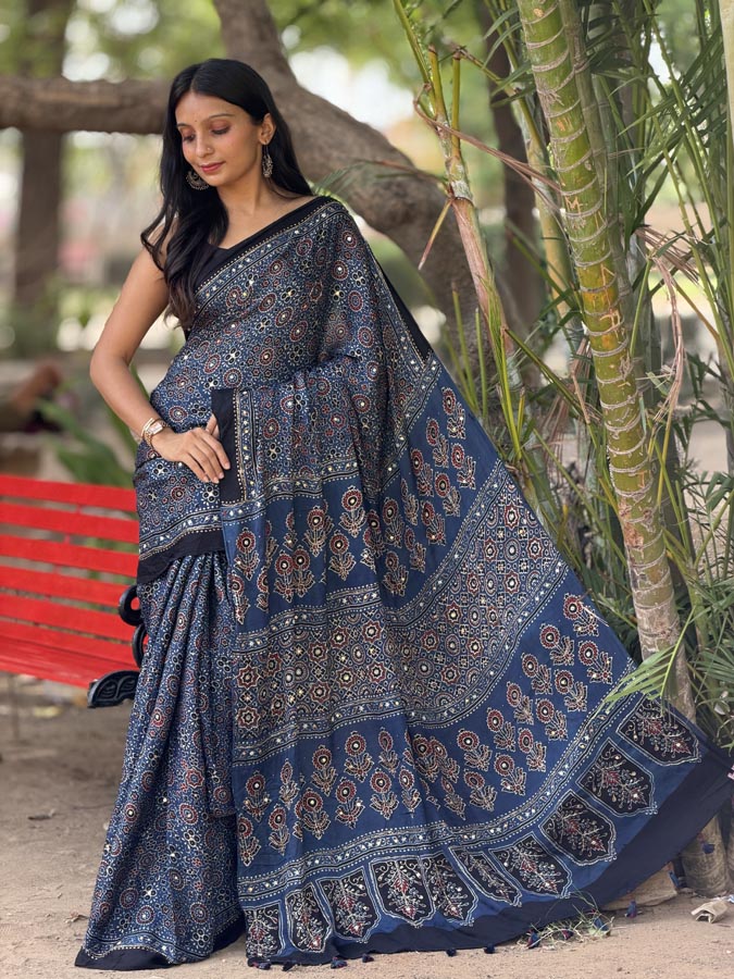 mirror work saree