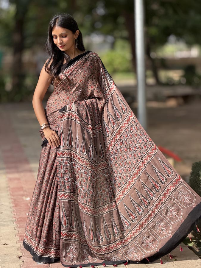 mirror work saree