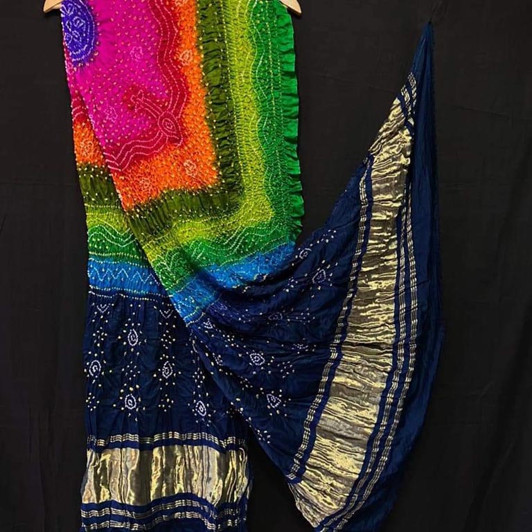 handcrafted Bandhej dupatta.